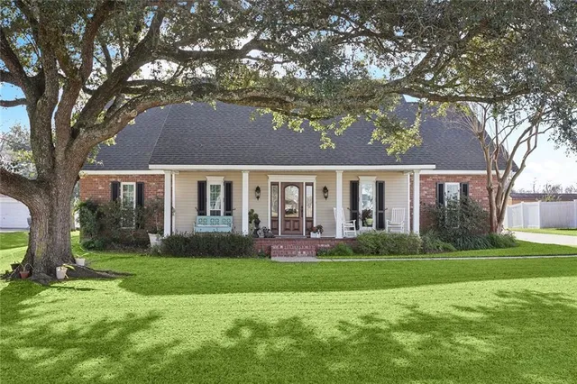 $425,000 | 3301 Main Street, Laplace, LA 70068