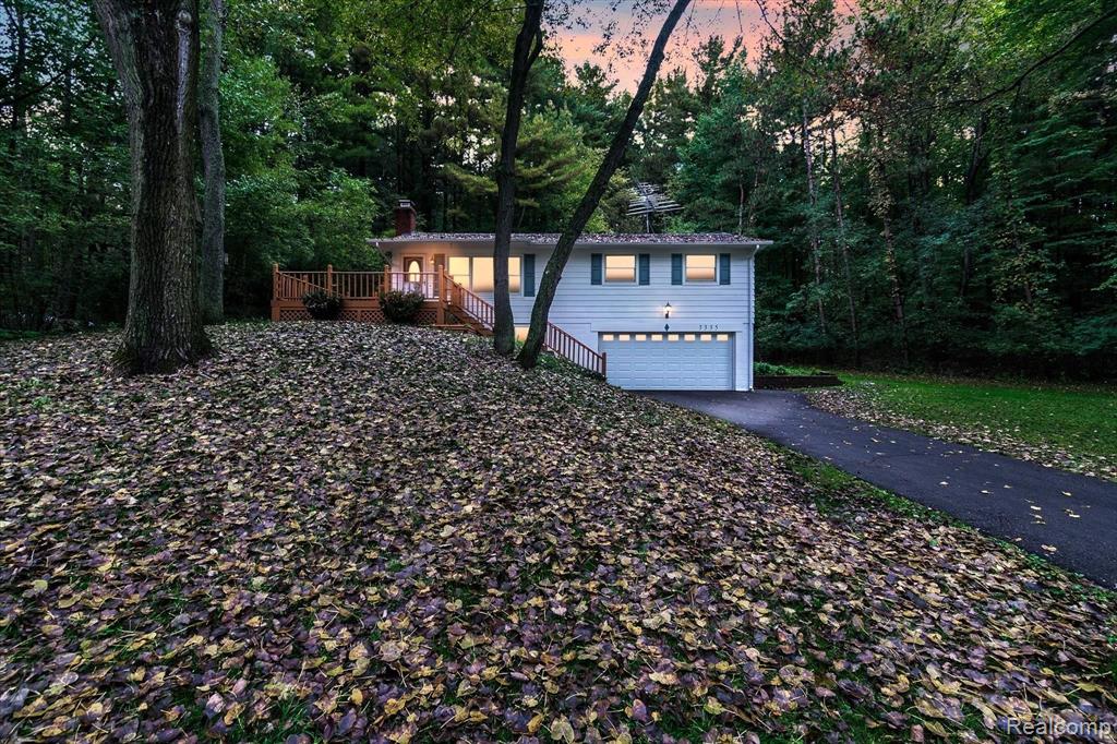 3335 Jewell Road Howell, MI 48843 - Photo 1 of 32