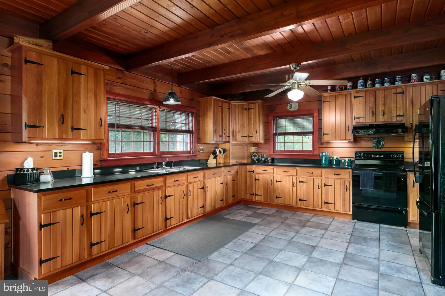 34 Cream Ridge Road Salem, NJ 08079 - Photo 8 of 41 Huge Kitchen