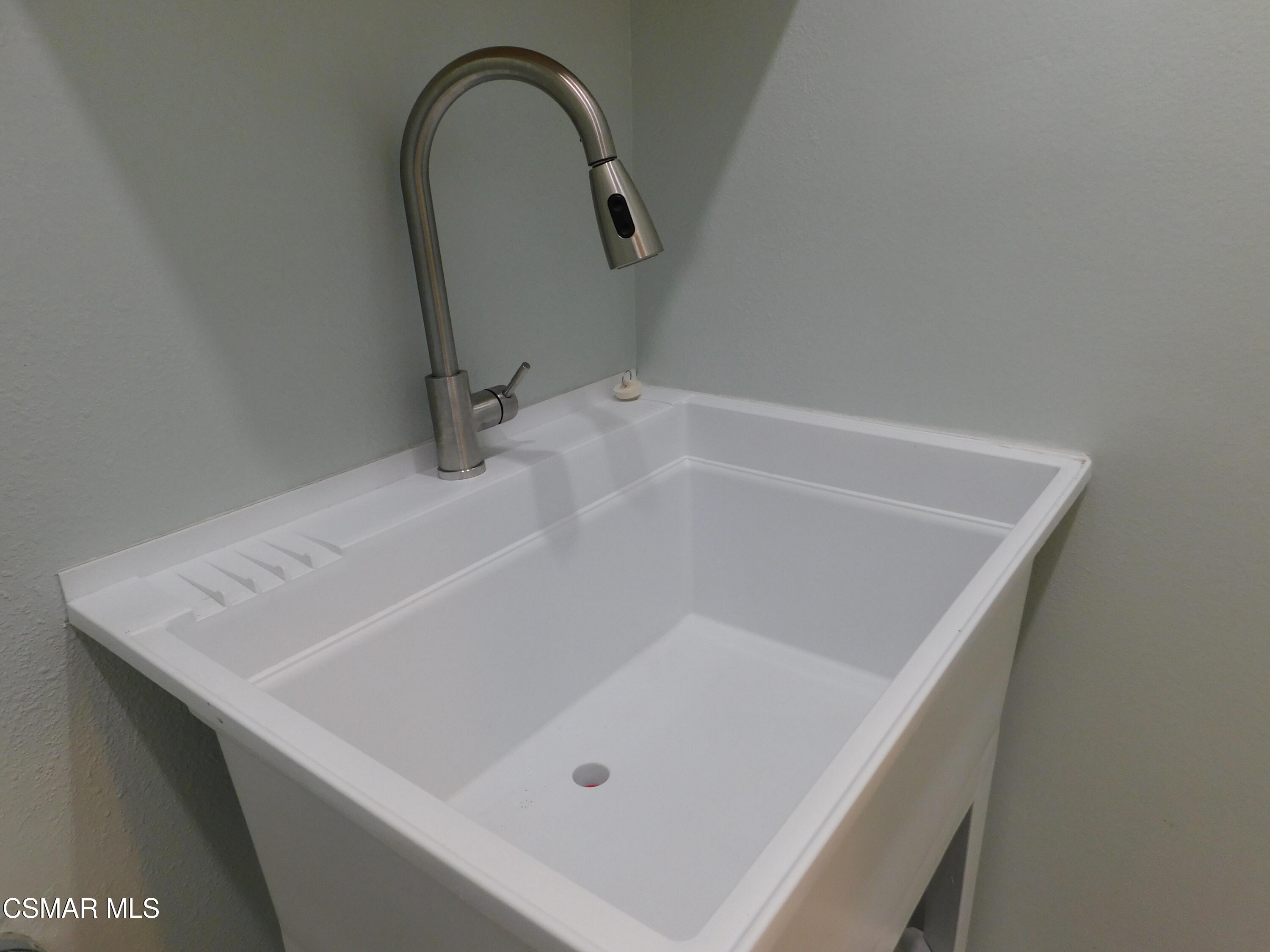 728 Navito Way Oxnard, CA 93030 - Photo 40 of 43 a close view of a sink in a bathroom