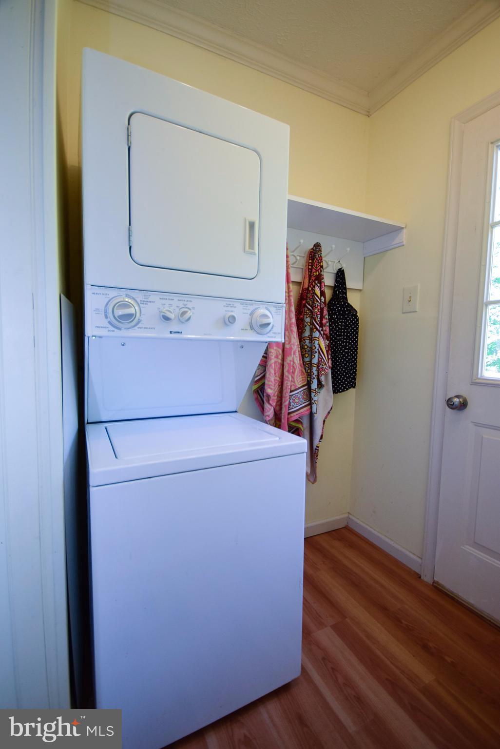 12524 Tower Hill Road Midland, VA 22728 - Photo 12 of 30 Laundry room