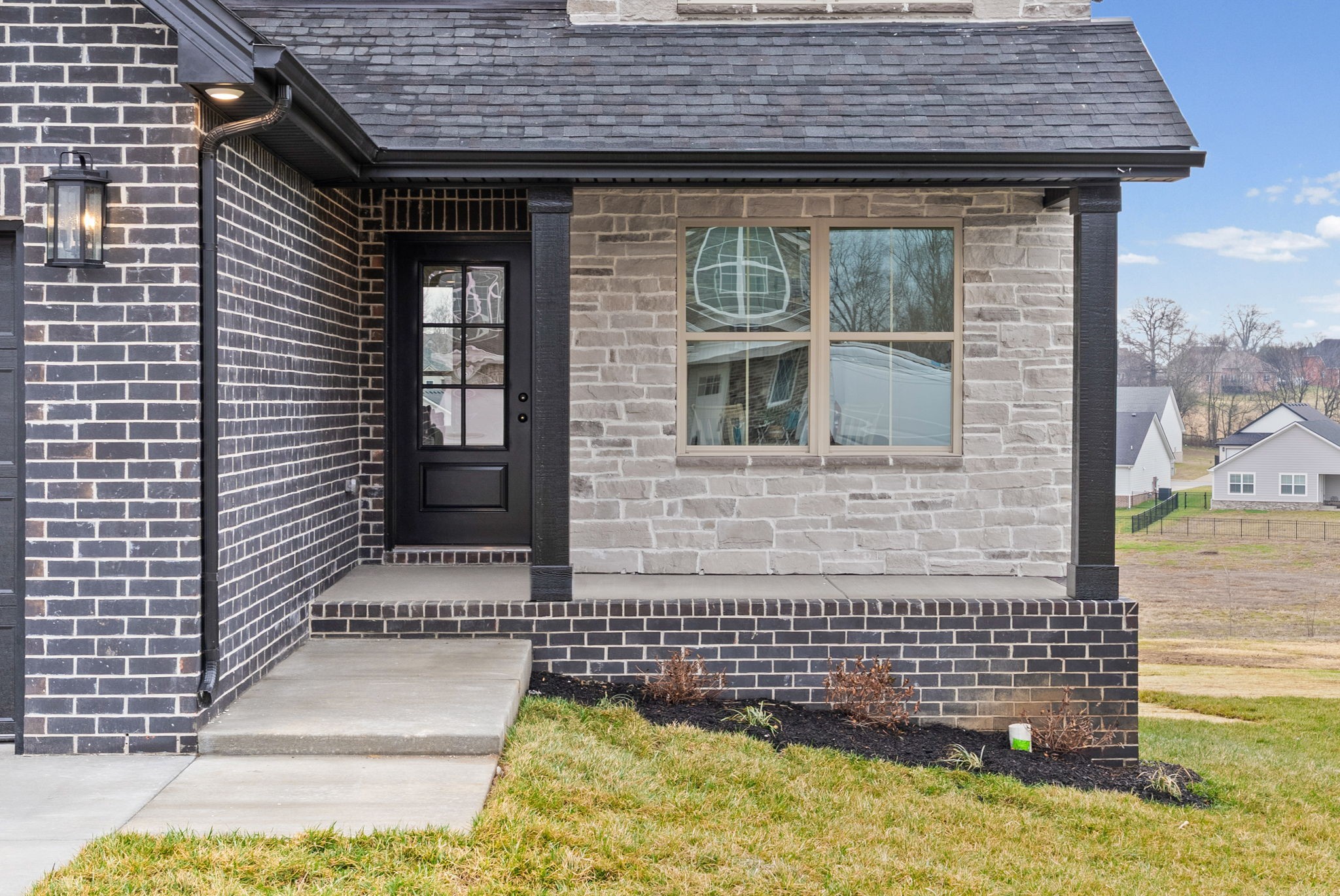 1589 Collins View Way Clarksville, TN 37043 - Photo 2 of 31