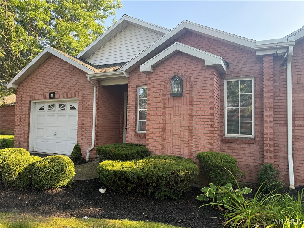 11 Woodpointe Run Amherst, NY 14221 - Photo 1 of 1