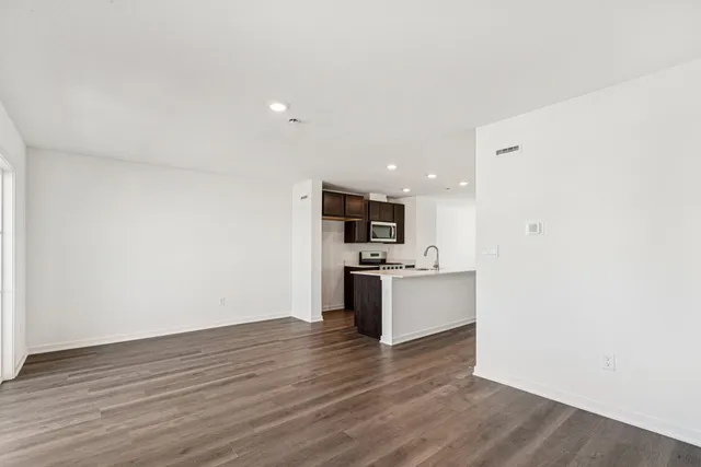 $319,990 | 1395 Oakfield Lane, Pingree Grove, IL 60140