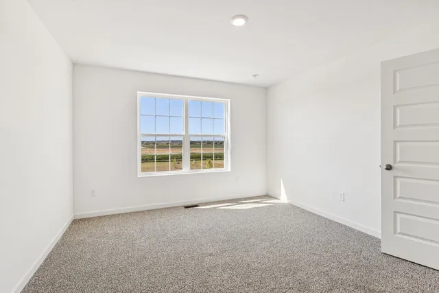 $319,990 | 1395 Oakfield Lane, Pingree Grove, IL 60140