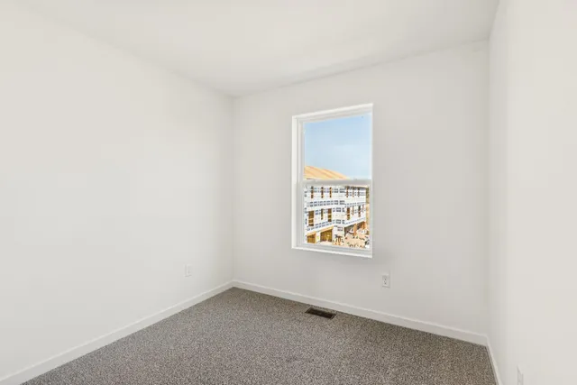 $319,990 | 1395 Oakfield Lane, Pingree Grove, IL 60140