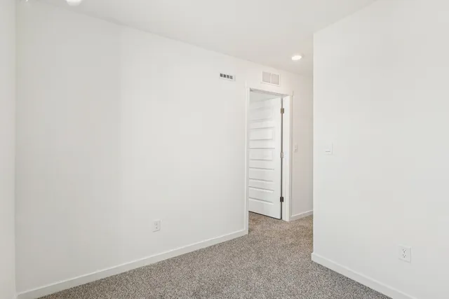 $319,990 | 1395 Oakfield Lane, Pingree Grove, IL 60140