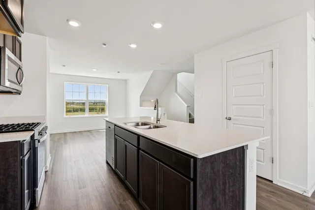 $319,990 | 1395 Oakfield Lane, Pingree Grove, IL 60140