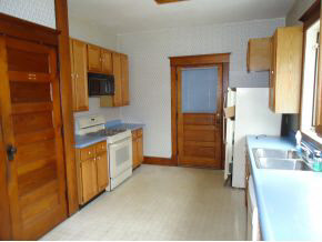 1025 Madison Street Rochester, IN 46975 - Photo 5 of 12