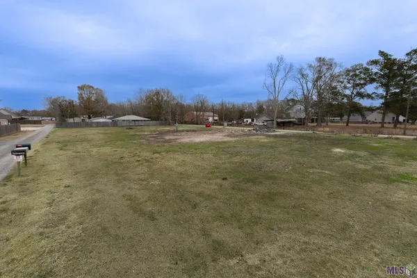 $199,000 | 44040 Stringer Bridge Road, St. Amant, LA 70774