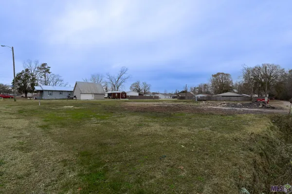 $199,000 | 44040 Stringer Bridge Road, St. Amant, LA 70774