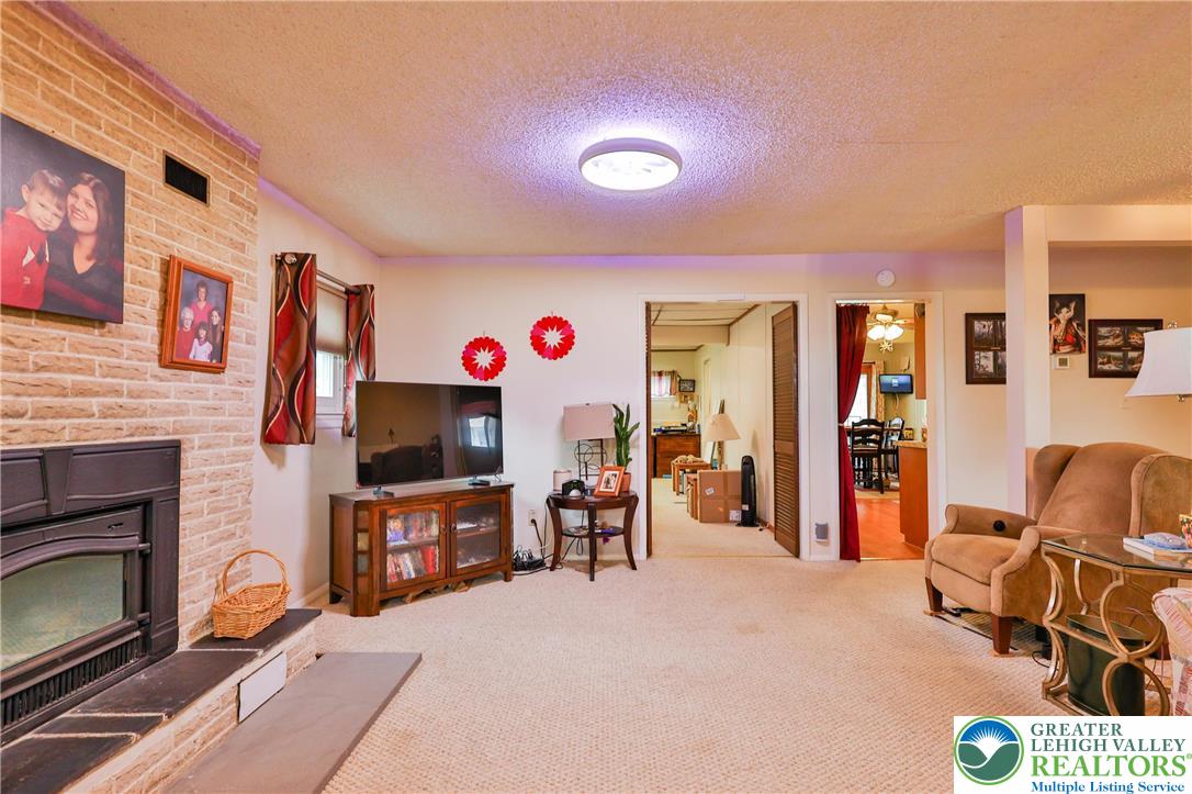 1929 Cloverdale Road Bethlehem, PA 18018 - Photo 7 of 28 Gallery Image 7