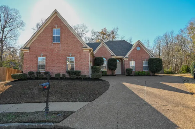 $289,900 | 548 Wesley Woods Drive, Memphis, TN 38018