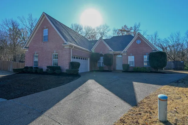 $289,900 | 548 Wesley Woods Drive, Memphis, TN 38018