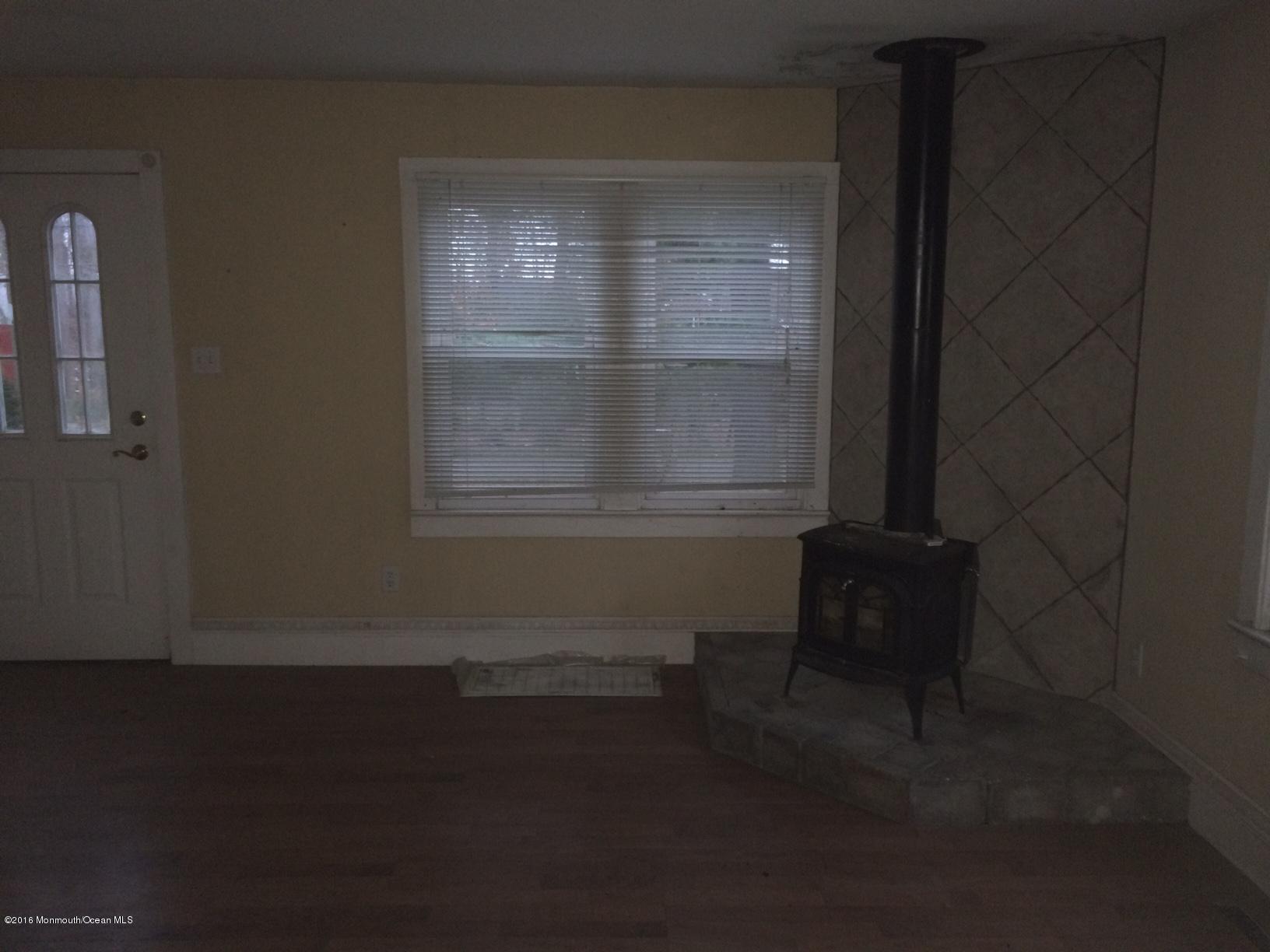 48 Rues Road Allentown, NJ 08501 - Photo 3 of 12 IMG_5524