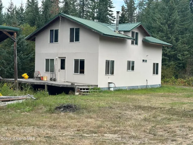 $400,000 | 104 Cat Road, Priest River, ID 83856