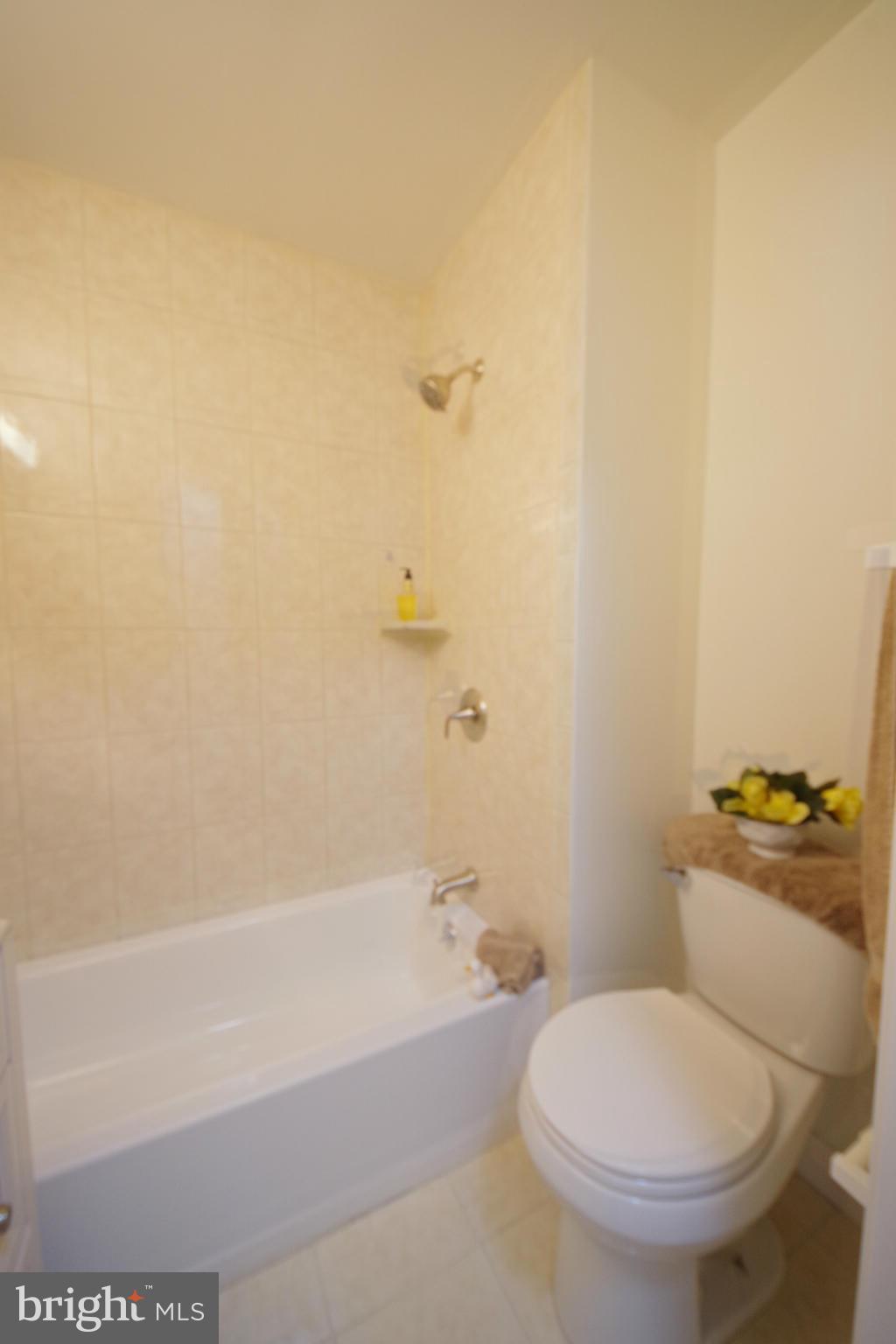 220 Lee Street Gaithersburg, MD 20877 - Photo 20 of 29 Bath