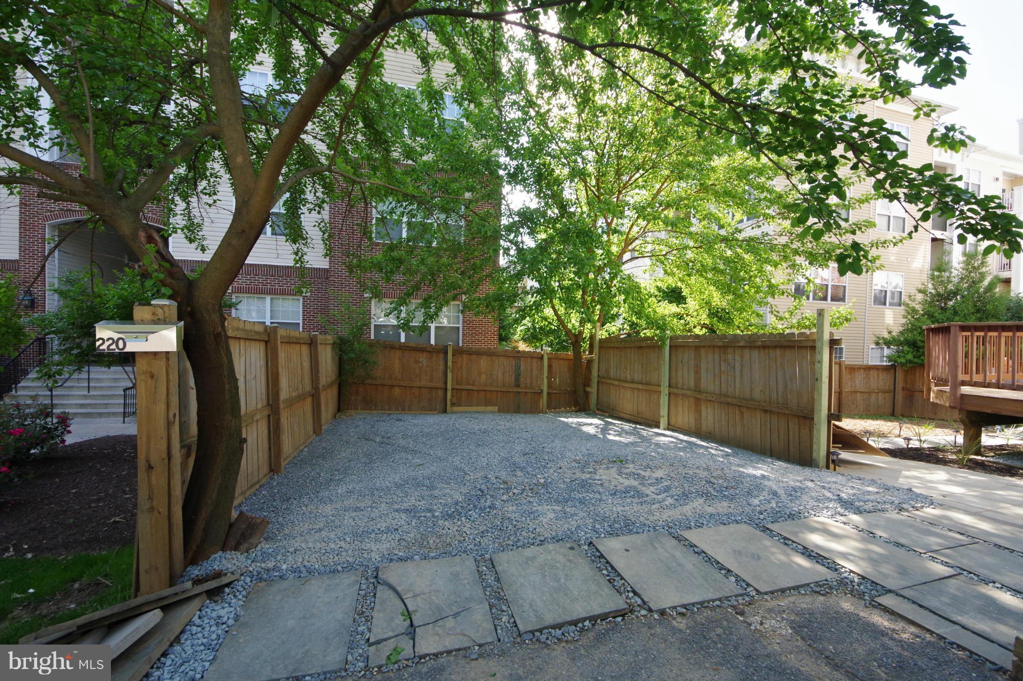 220 Lee Street Gaithersburg, MD 20877 - Photo 5 of 29 Exterior (General)
