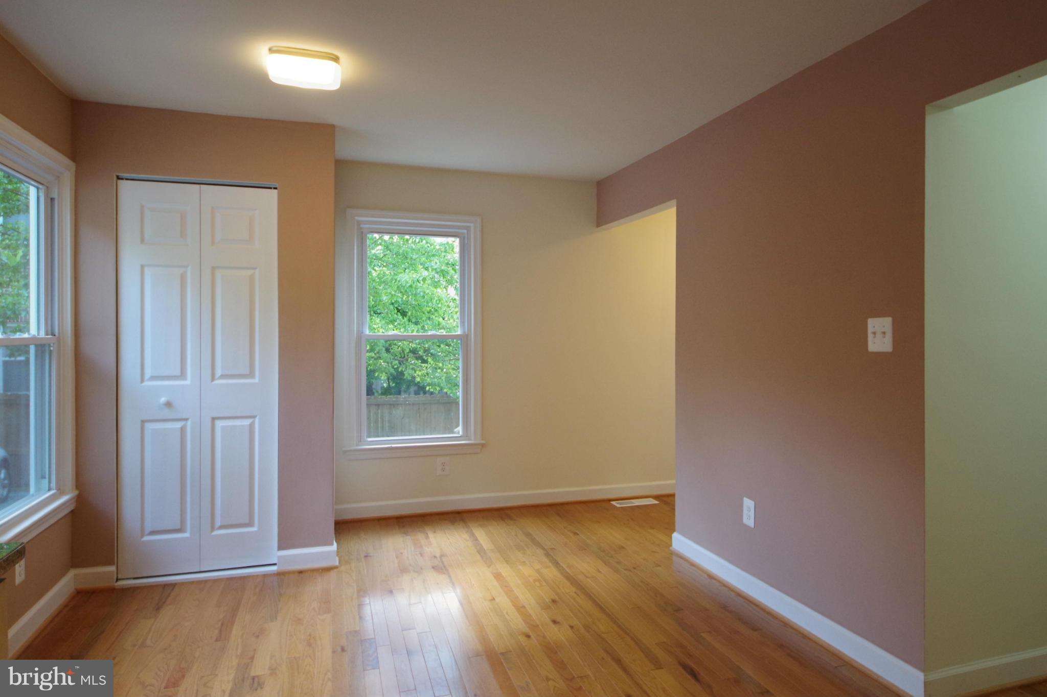 220 Lee Street Gaithersburg, MD 20877 - Photo 8 of 29 Dining Room