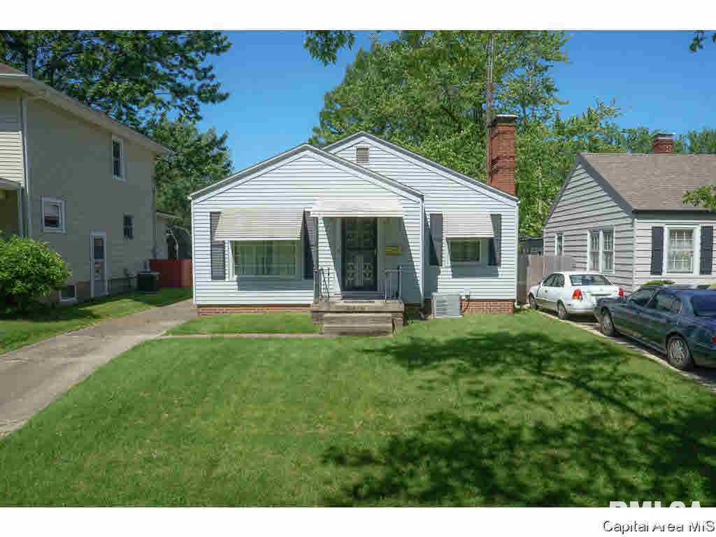 2445 Yale Boulevard Springfield, IL 62703 - Photo 2 of 28