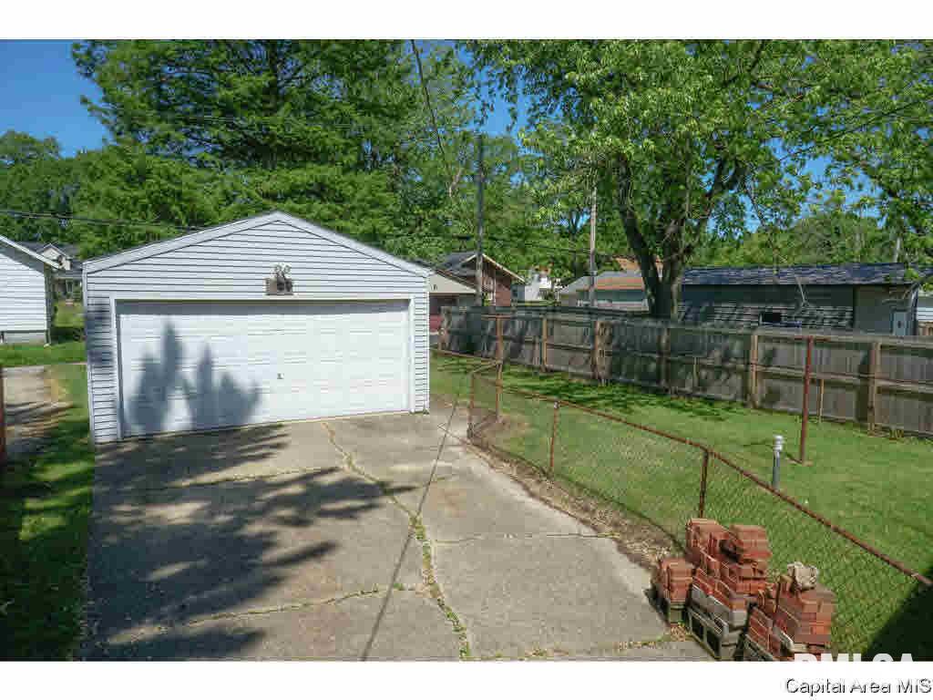 2445 Yale Boulevard Springfield, IL 62703 - Photo 27 of 28