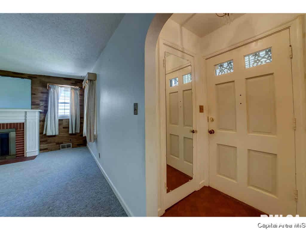 2445 Yale Boulevard Springfield, IL 62703 - Photo 5 of 28
