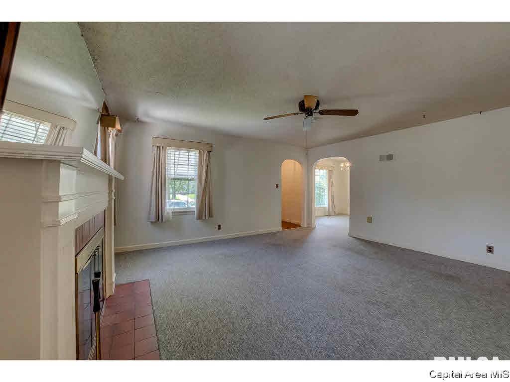 2445 Yale Boulevard Springfield, IL 62703 - Photo 7 of 28