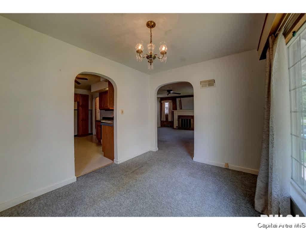2445 Yale Boulevard Springfield, IL 62703 - Photo 10 of 28