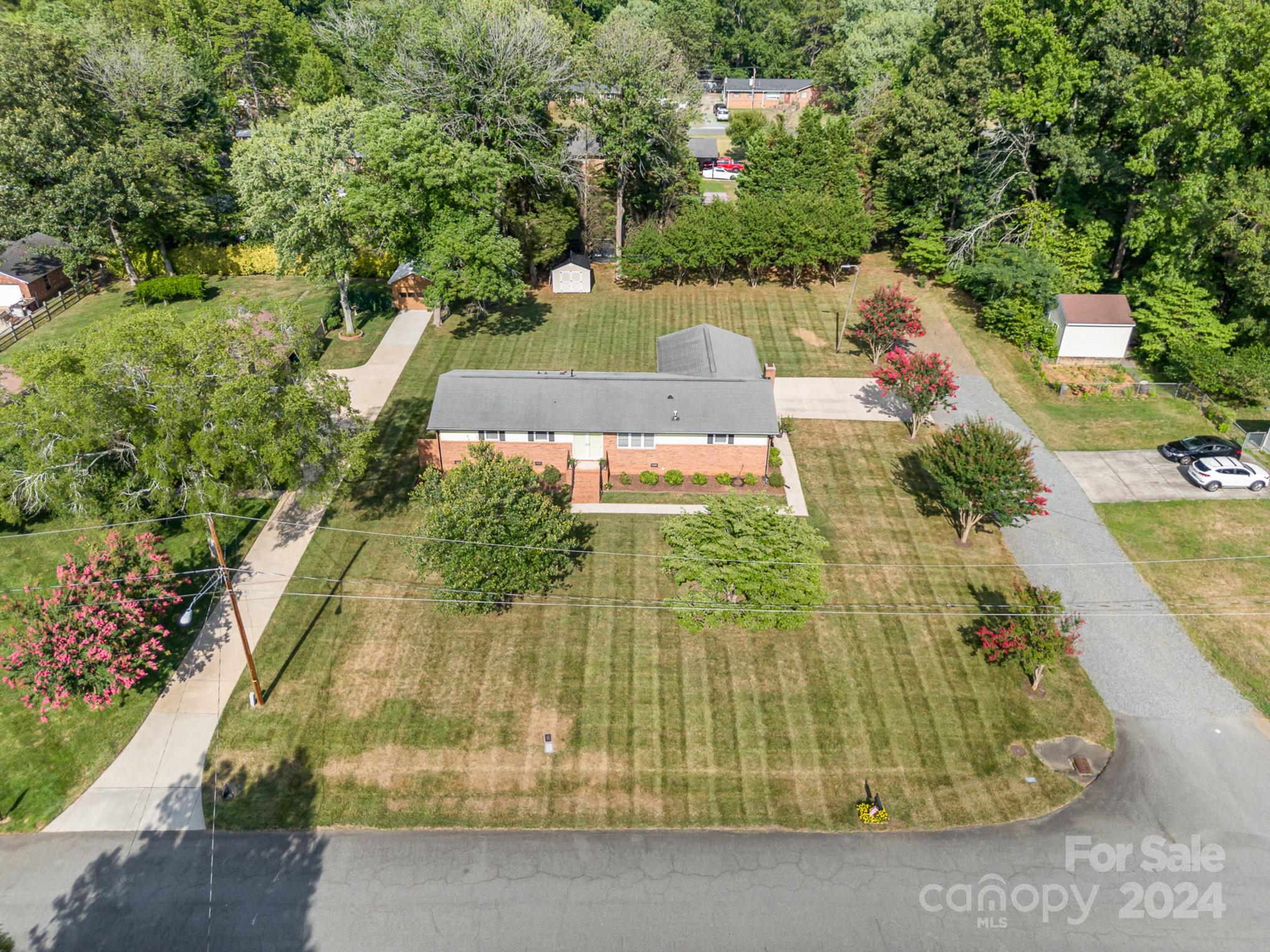 6308 Sunset Circle Charlotte, NC 28216 - Photo 24 of 30