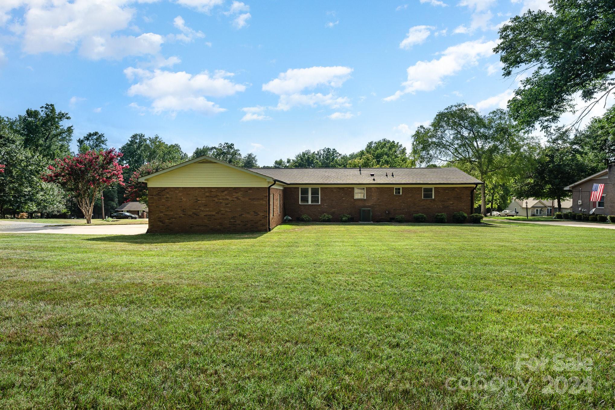 6308 Sunset Circle Charlotte, NC 28216 - Photo 28 of 30 a view of a house with a backyard
