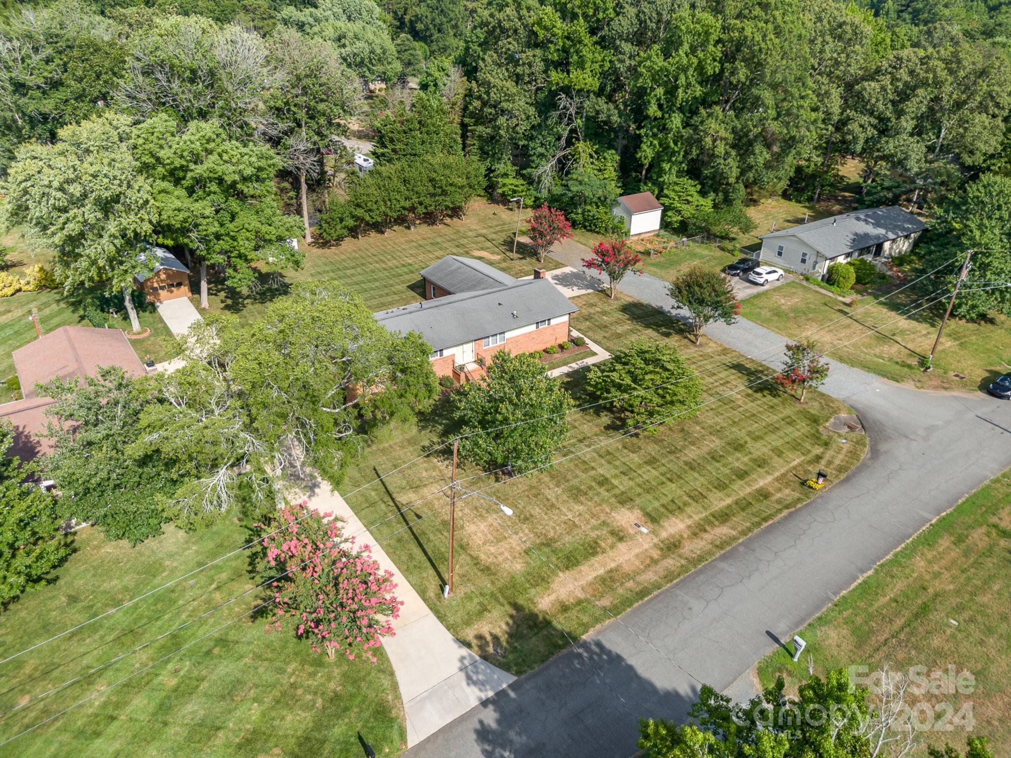 6308 Sunset Circle Charlotte, NC 28216 - Photo 30 of 30 a view of a tree with a yard