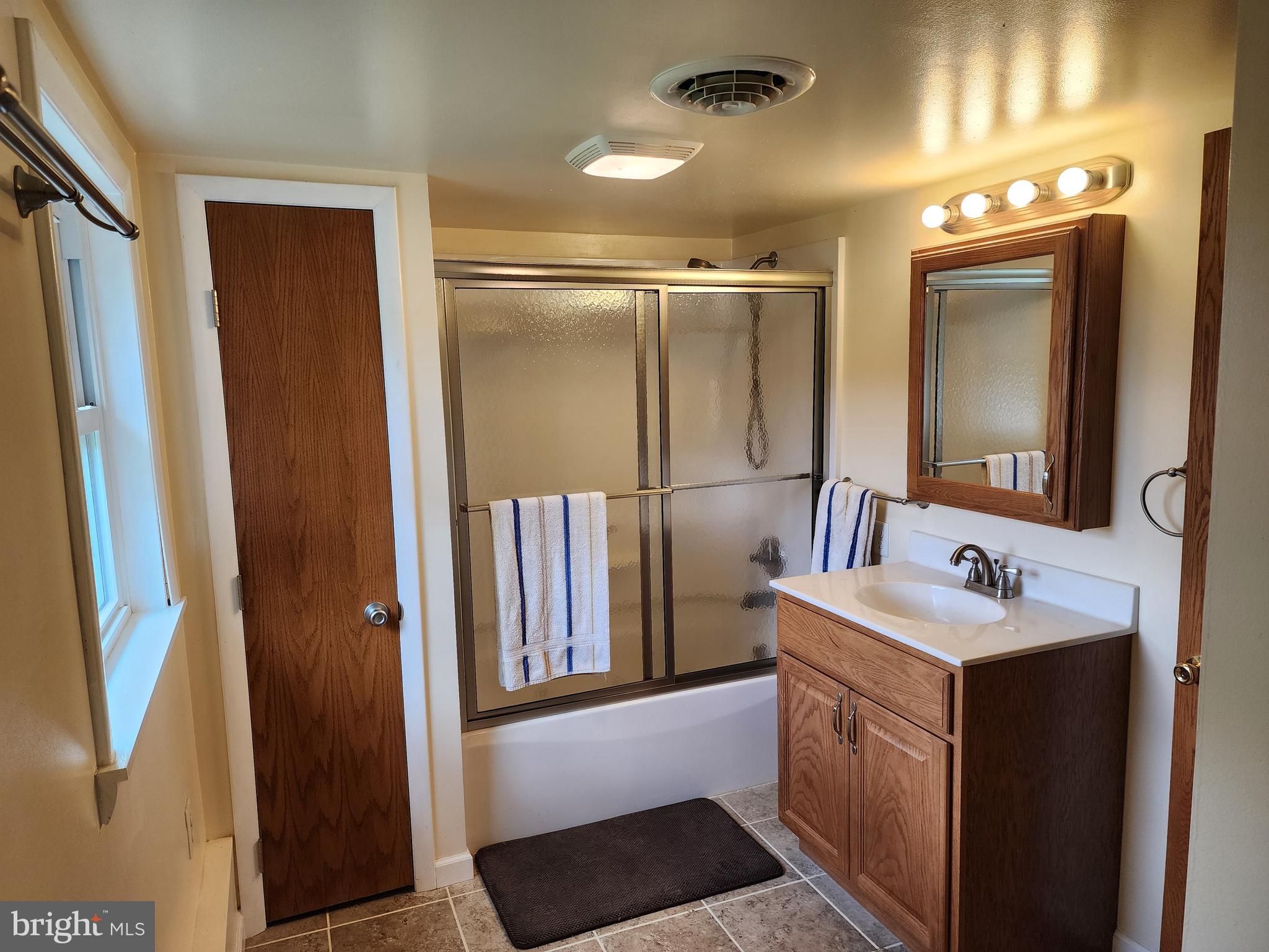14816 Falling Waters Road Williamsport, MD 21795 - Photo 29 of 129 2nd Level Full Bath
