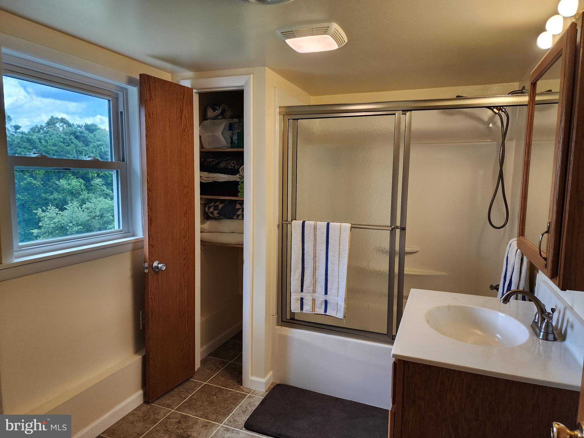 14816 Falling Waters Road Williamsport, MD 21795 - Photo 30 of 129 2nd Level Full Bath