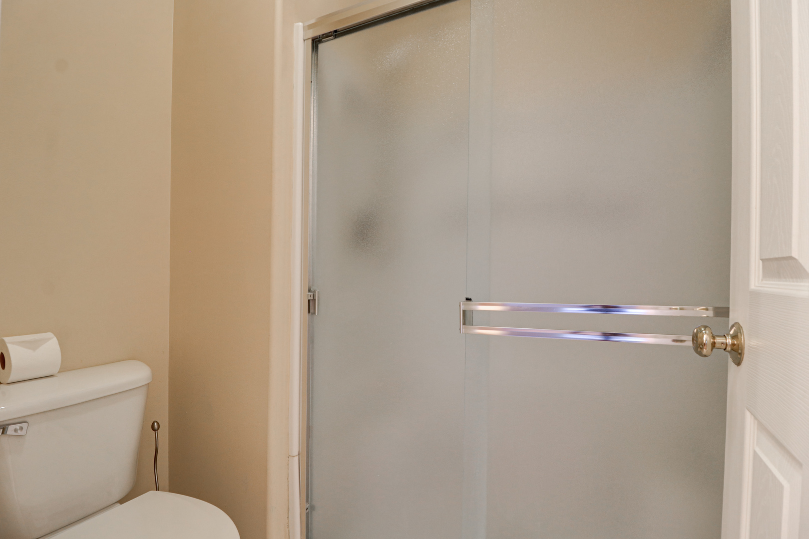 32670 Innetowne Road Lakemoor, IL 60051 - Photo 22 of 25 a bathroom with a shower