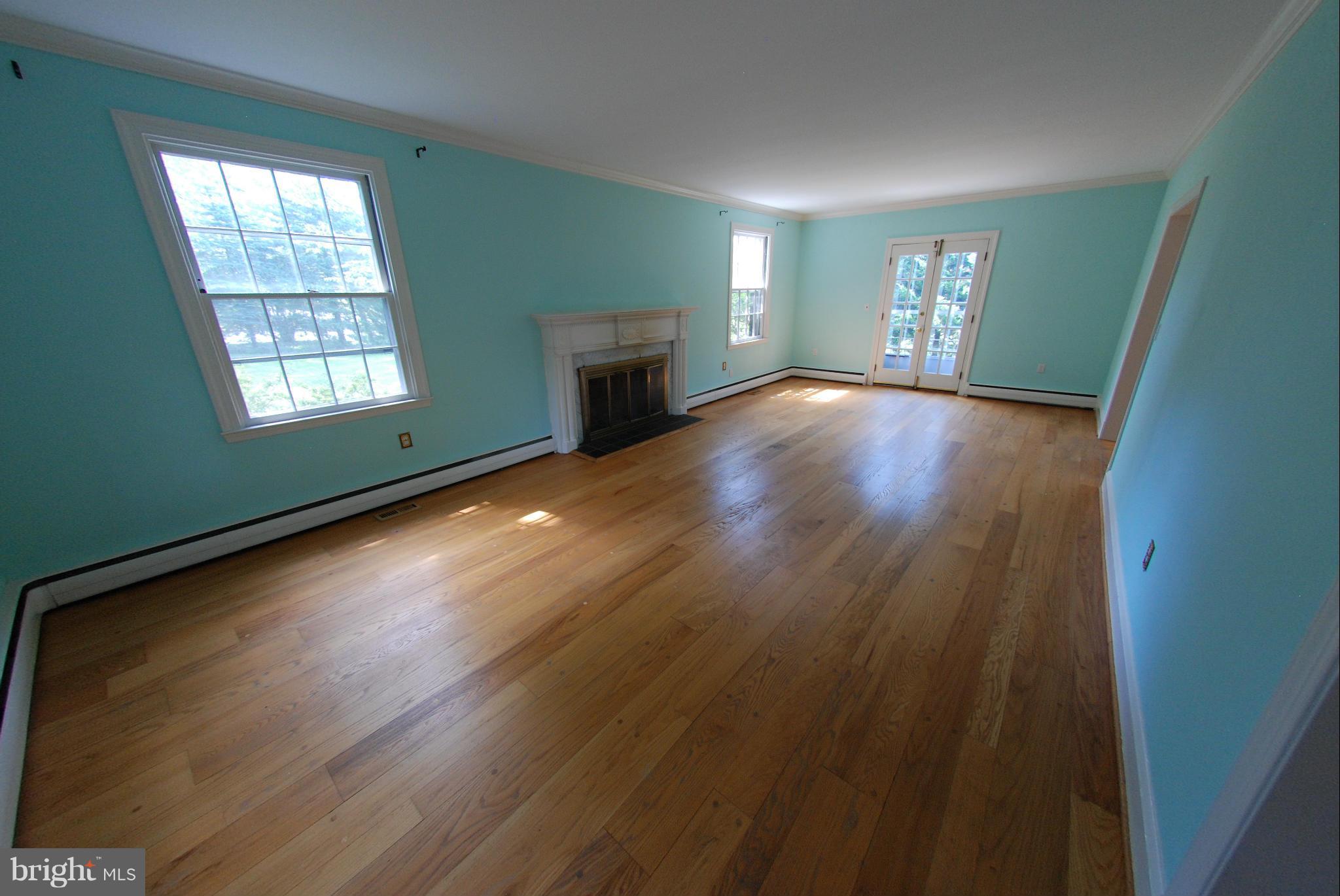 2 Goodale Road Baltimore, MD 21212 - Photo 6 of 29 Living Room