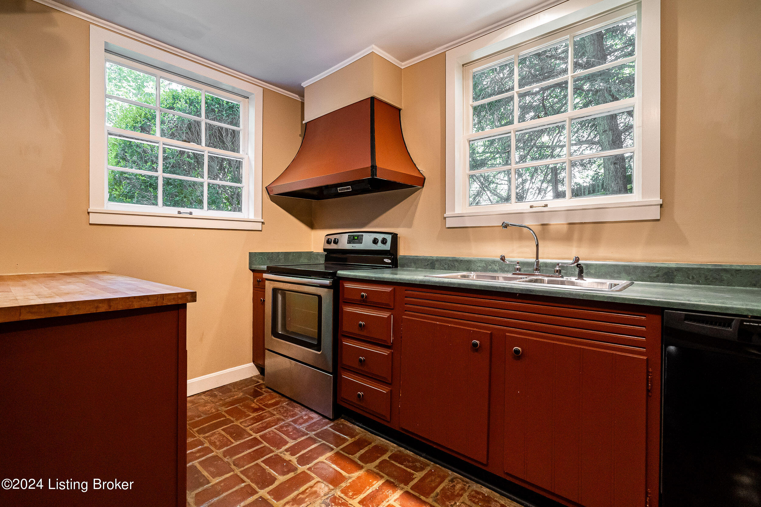 577 Upland Road Louisville, KY 40206 - Photo 49 of 56 577 Upland Rd-53