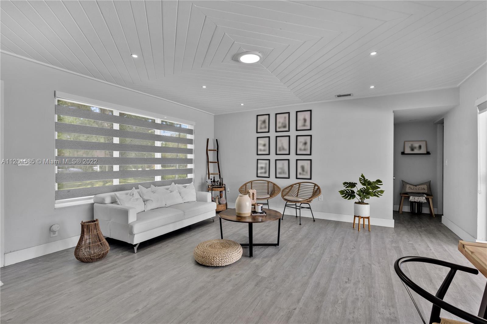 19620 Franjo Road Cutler Bay, FL 33157 - Photo 6 of 28 a living room with furniture and wooden floor