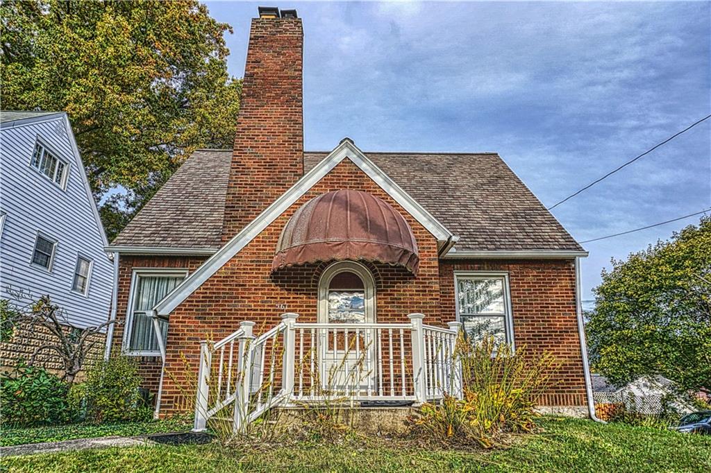 561 5th Street Butler, PA 16001 - Photo 2 of 25 Great curb appeal!