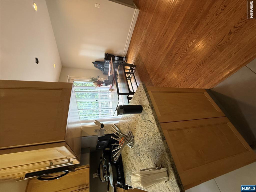 730 Floyd Street Englewood Cliffs, NJ 07632 - Photo 8 of 47