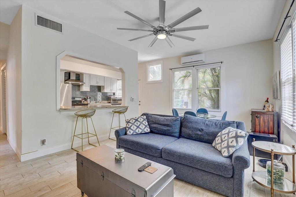 3219 West Hawthorne Road Tampa, FL 33611 - Photo 11 of 38 Gallery Image 11