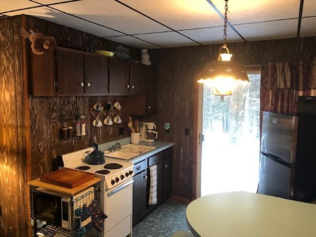 19053 Austin Avenue Reed City, MI 49677 - Photo 6 of 18 IMG_2298