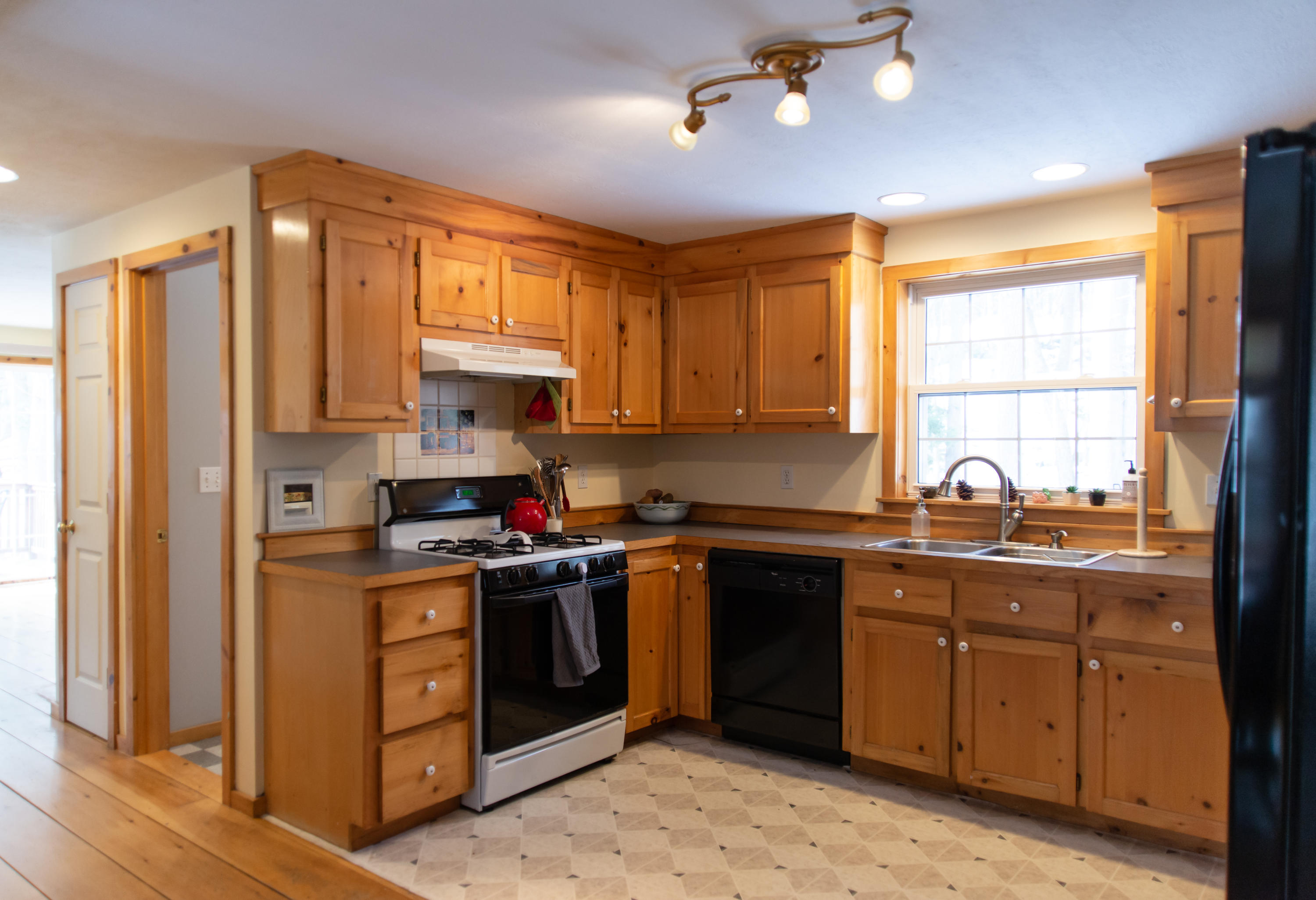 294 Clay Hill Road Cape Neddick, ME 03902 - Photo 10 of 35 ClayHillRd16
