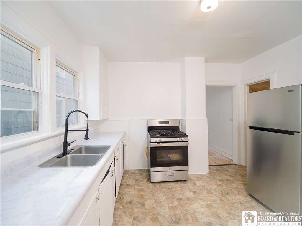 123 Maple Avenue Dunkirk, NY 14048 - Photo 8 of 17