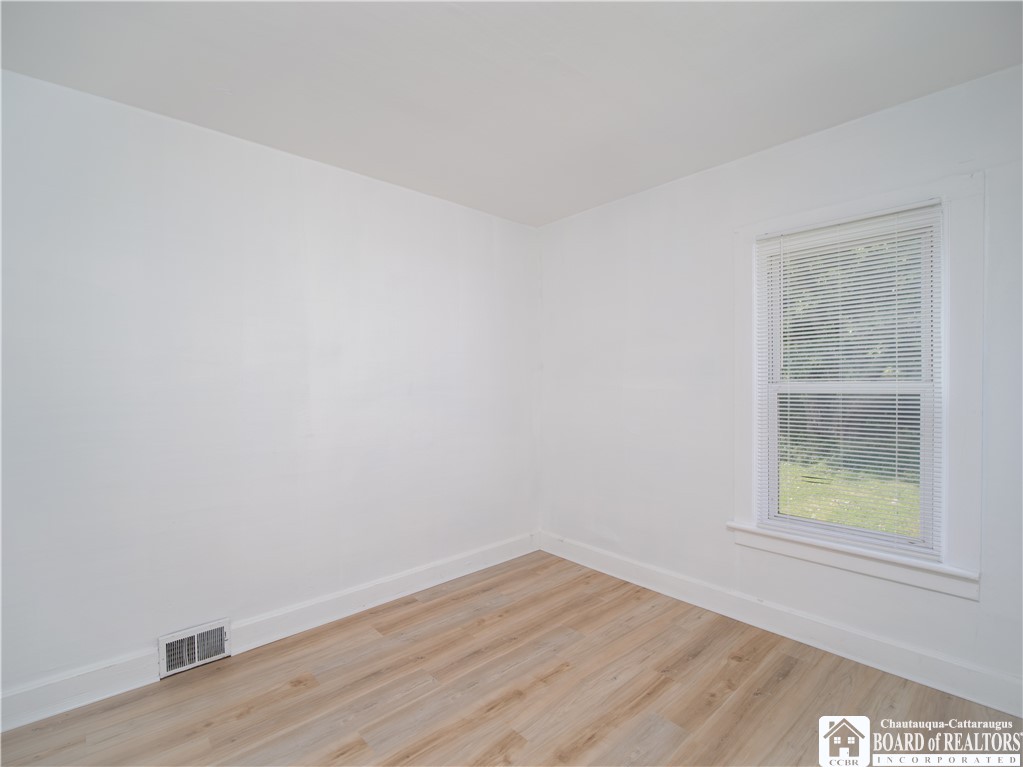 123 Maple Avenue Dunkirk, NY 14048 - Photo 9 of 17