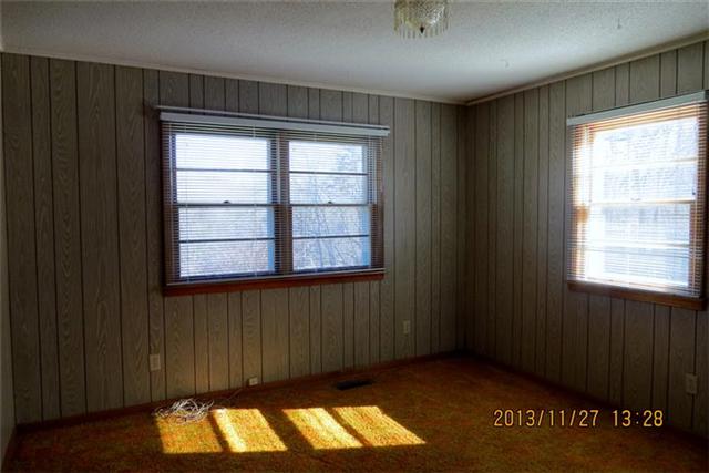 3900 Highway 49 Tennessee Ridge, TN 37178 - Photo 11 of 20 Bedroom.