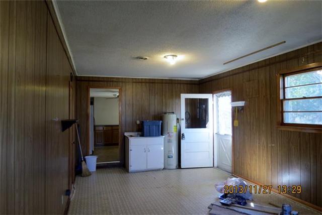 3900 Highway 49 Tennessee Ridge, TN 37178 - Photo 14 of 20 Wow! Huge Utility Room, Lots of space!