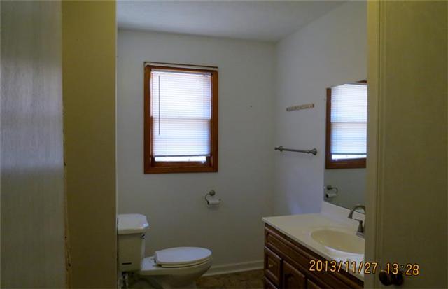3900 Highway 49 Tennessee Ridge, TN 37178 - Photo 16 of 20 Bath