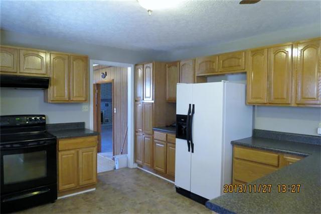 3900 Highway 49 Tennessee Ridge, TN 37178 - Photo 9 of 20 Lots of Cabinet Space and Countertop Space.