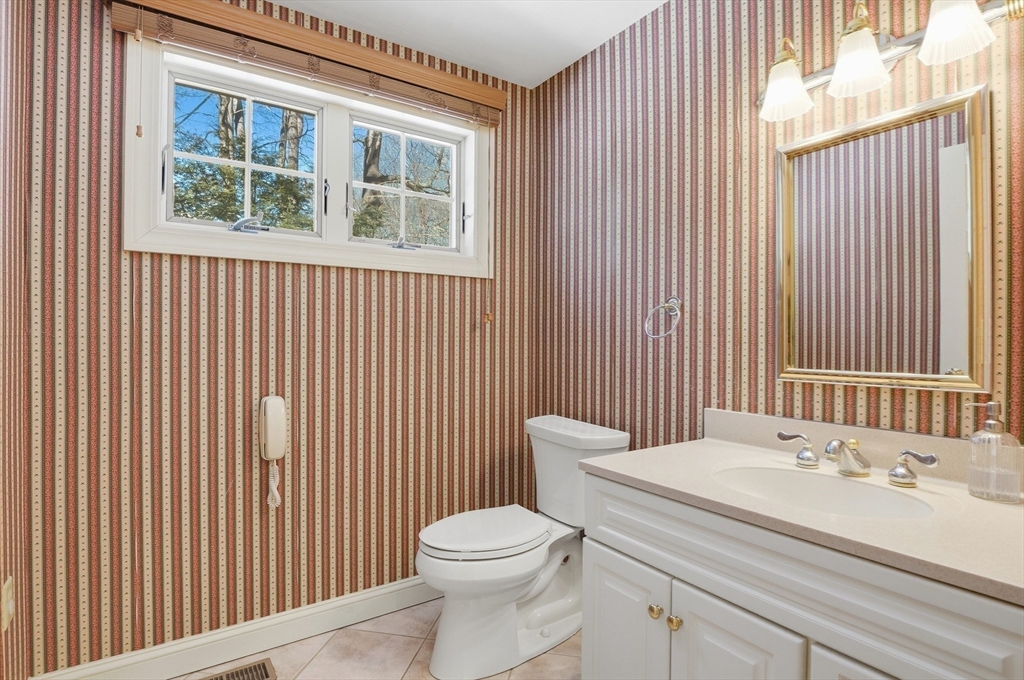 26 Monroe Street Shrewsbury, MA 01545 - Photo 15 of 40