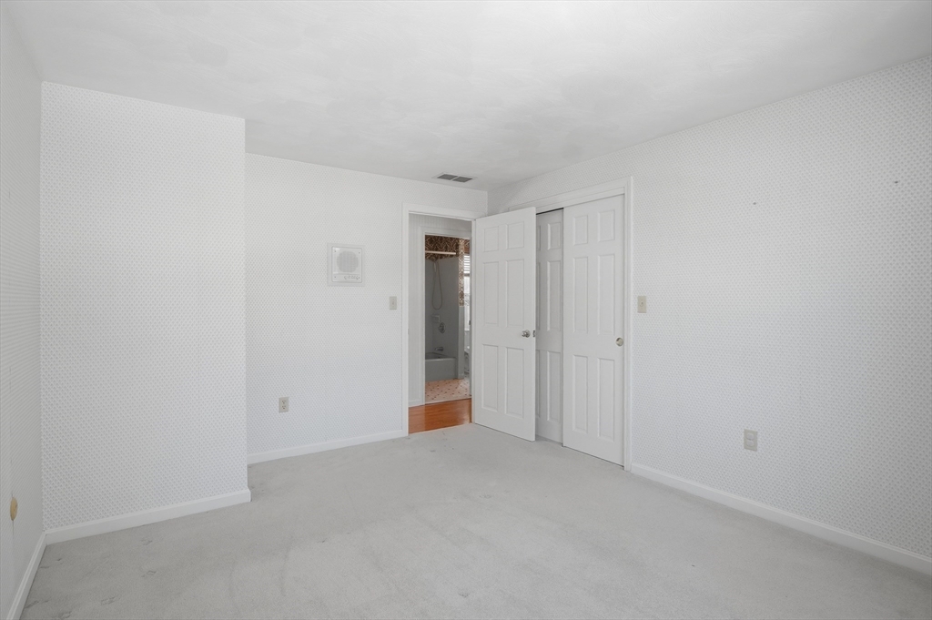 26 Monroe Street Shrewsbury, MA 01545 - Photo 32 of 40